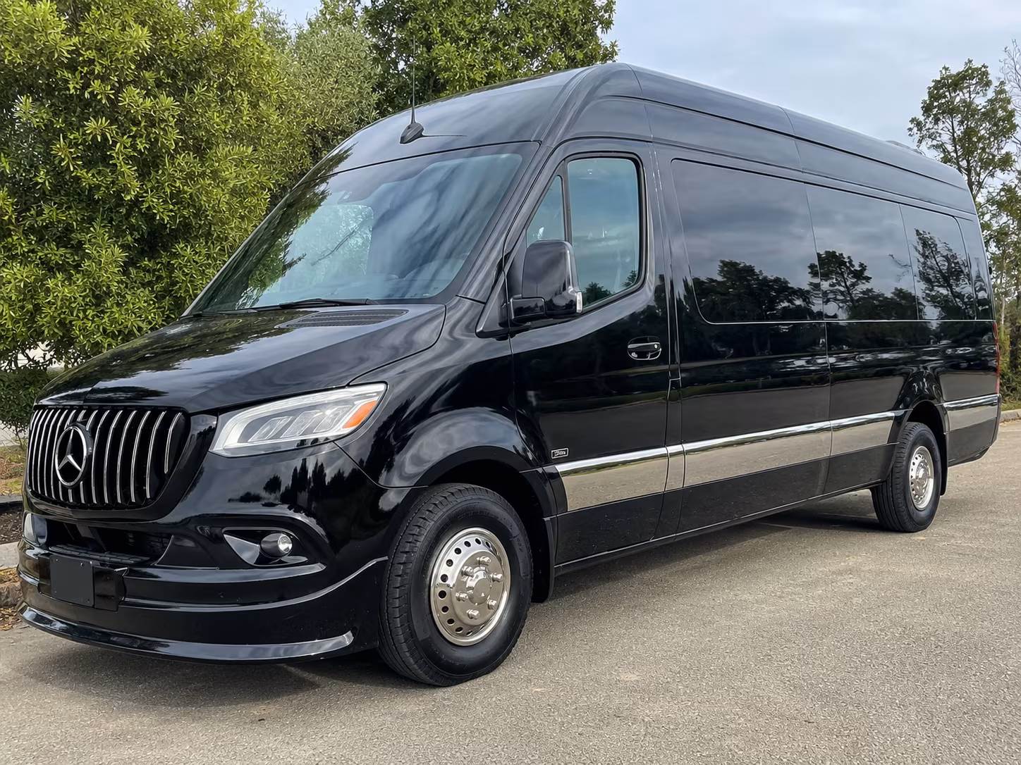 Akron Airport Shuttle & Transportation party bus exterior