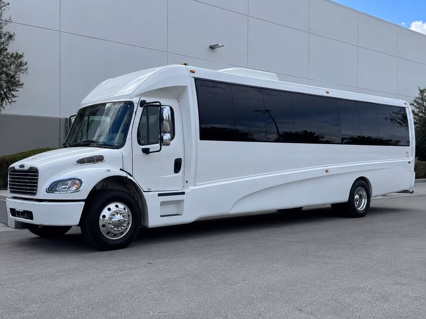 Akron Homecoming & Prom Party Bus Rentals